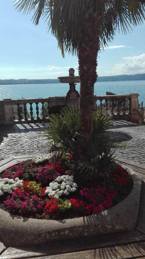 La Torretta Del Lago Villa อันกุยลารา ซาบาเซีย ภายนอก รูปภาพ